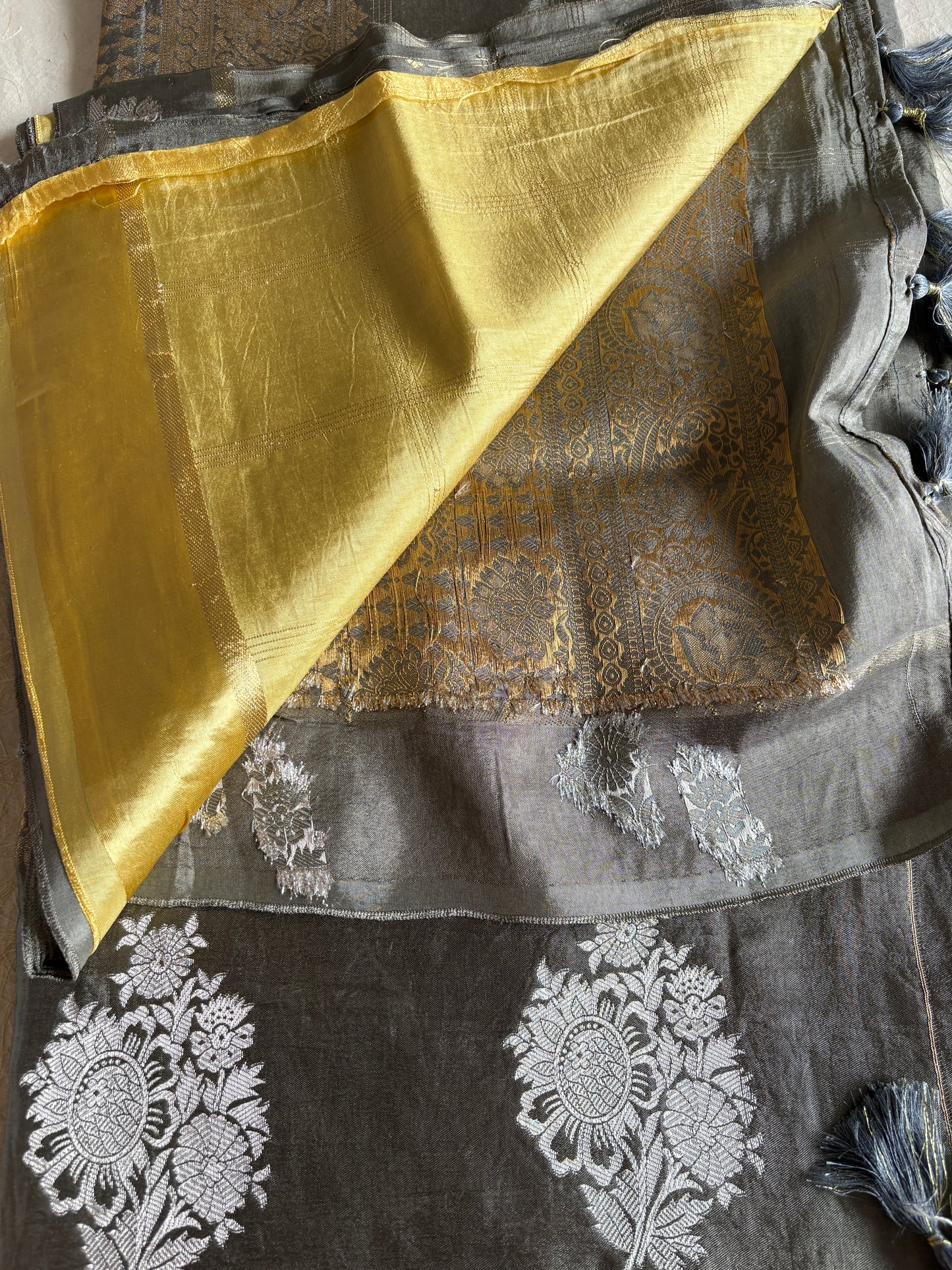 Iridescent Silver-Grey Pure Banarasi Silk Saree