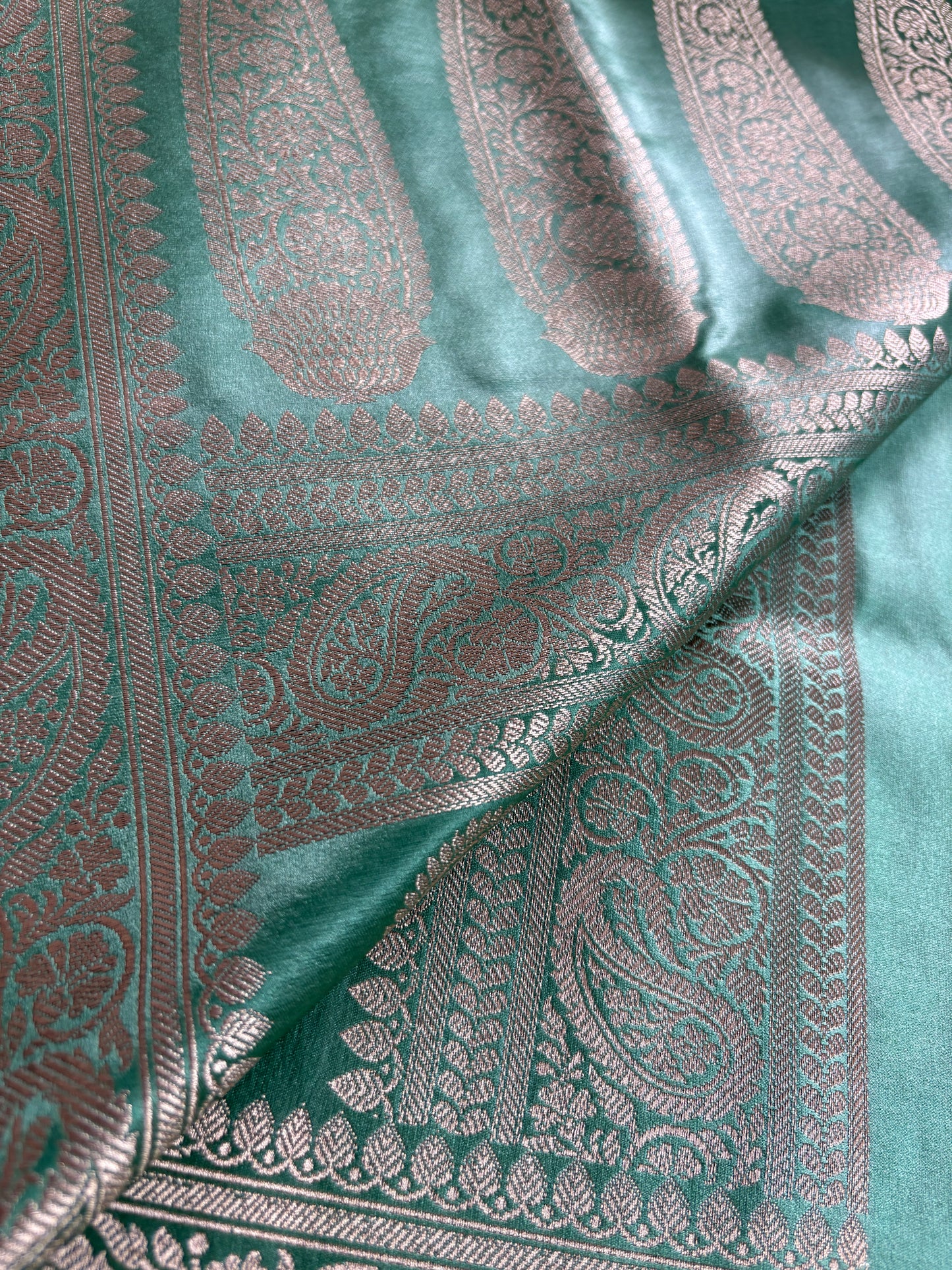 Emerald Green Pure Banarasi Mashrum  Silk Saree