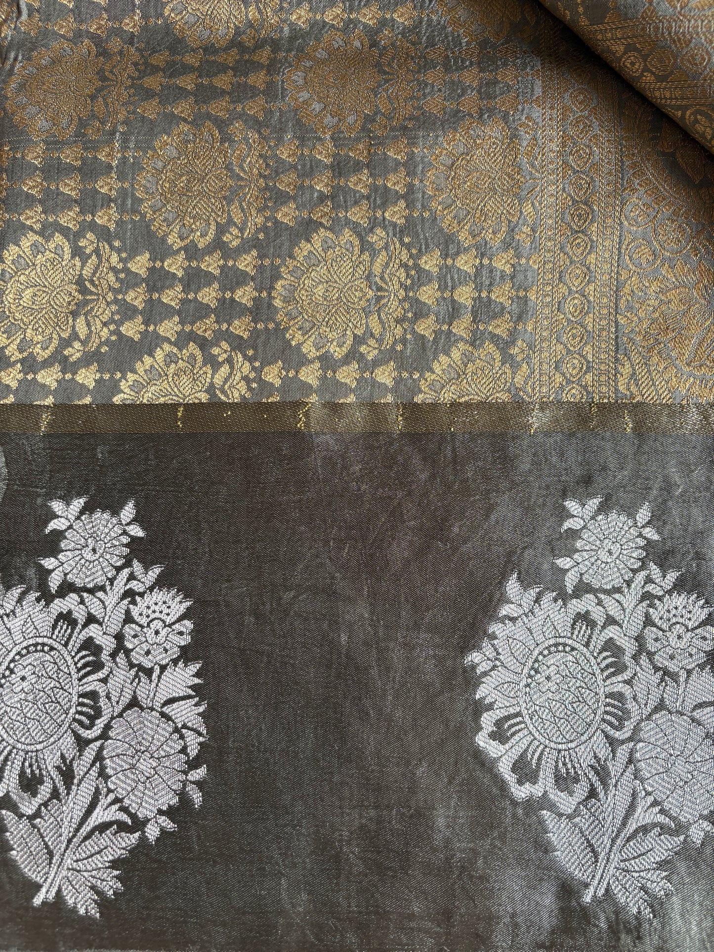 Iridescent Silver-Grey Pure Banarasi Silk Saree